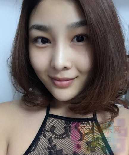 价值300元一套的VIP套图微博红人闫盼盼无圣光爆乳25套（1）